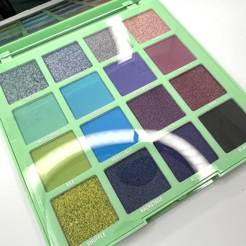 LA Girl Desert Dream Eyeshadow Palette NEW